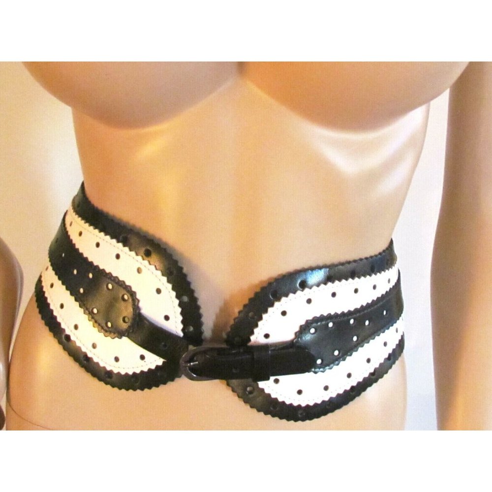 Oscar De La Renta Black/White Leather 4' Wide 32" Long Designer Belt Size Small